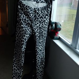 HUE animal print Legging